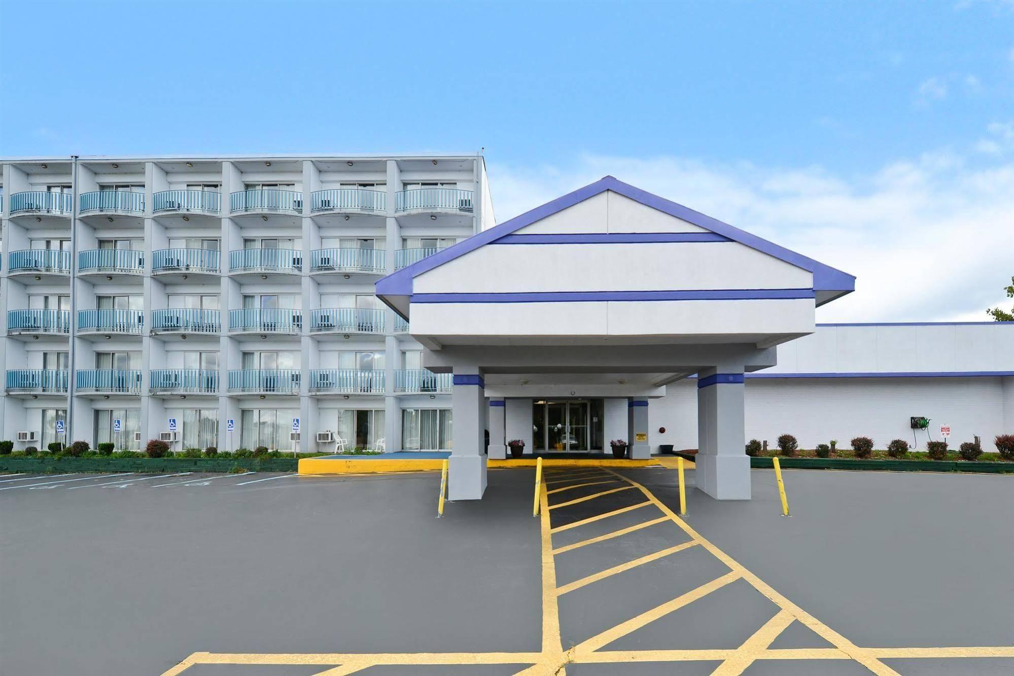 Howard Johnson By Wyndham Saint Joseph Benton Harbor Zewnętrze zdjęcie