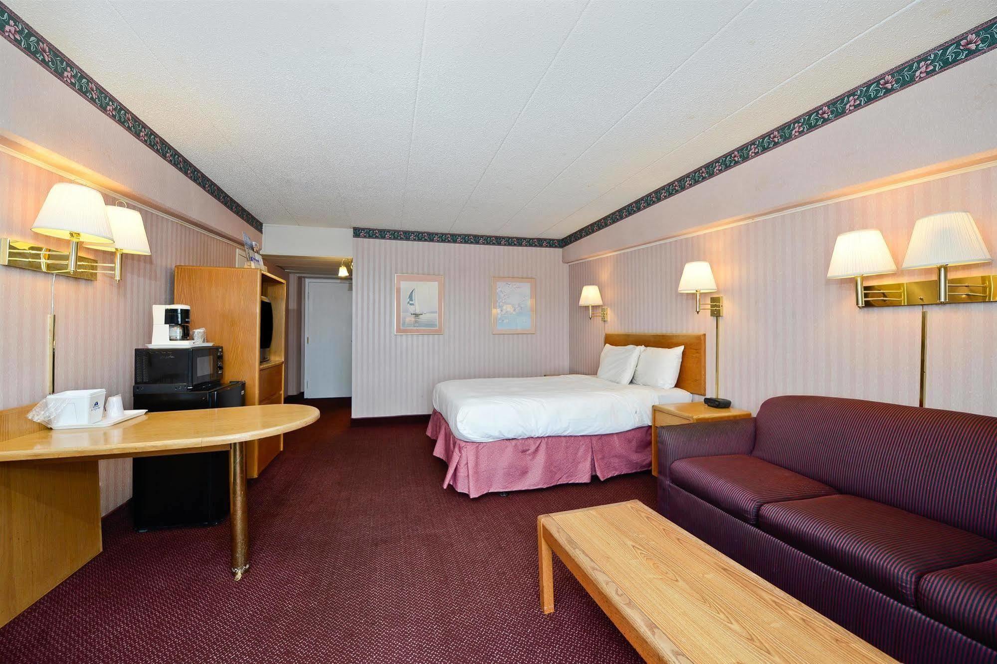 Howard Johnson By Wyndham Saint Joseph Benton Harbor Pokój zdjęcie